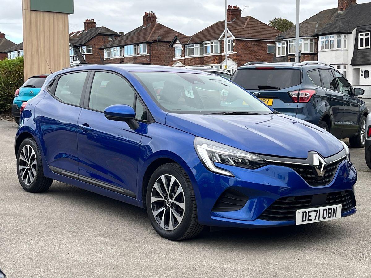 Main listing image - Renault Clio