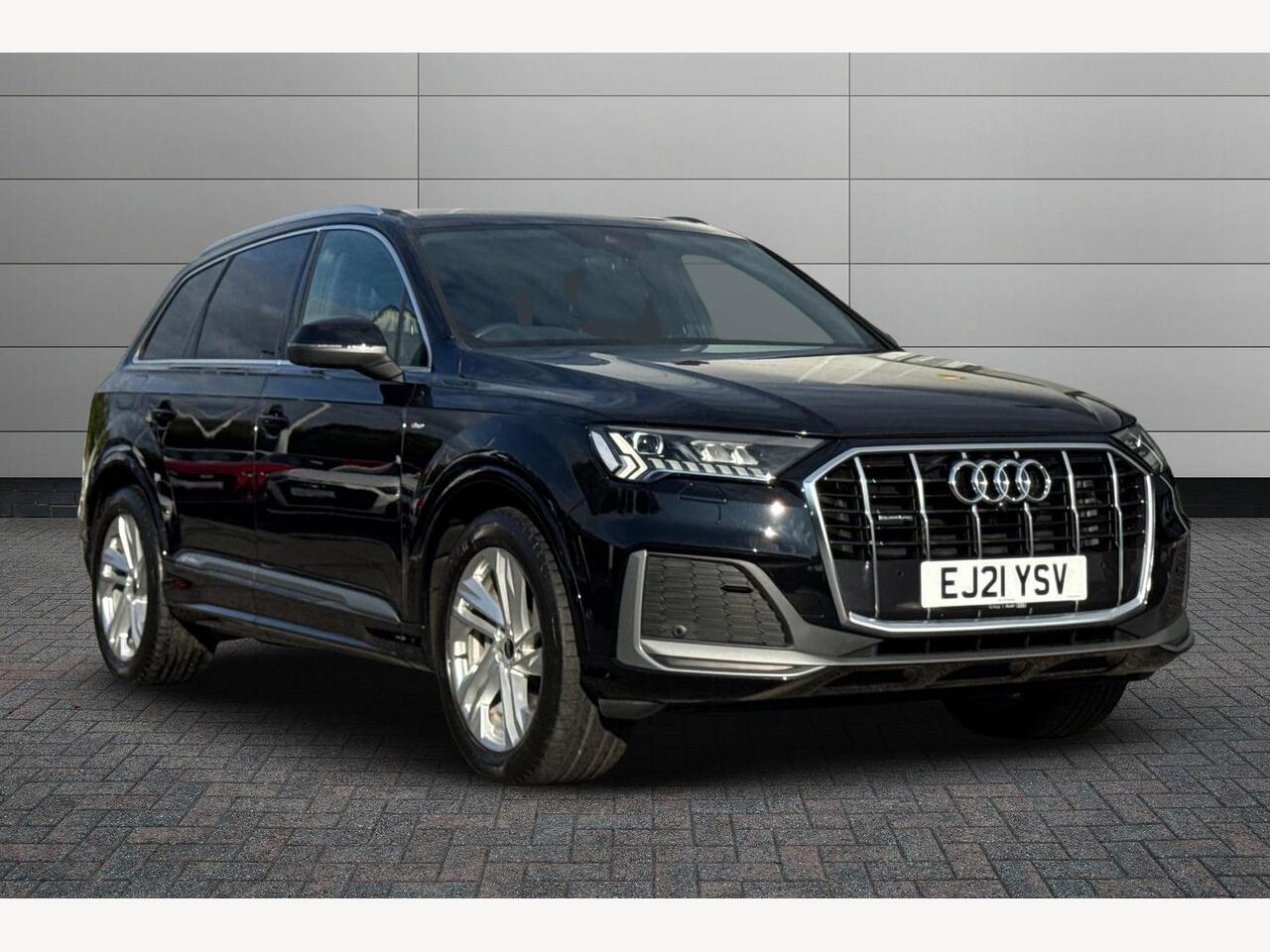 Main listing image - Audi Q7