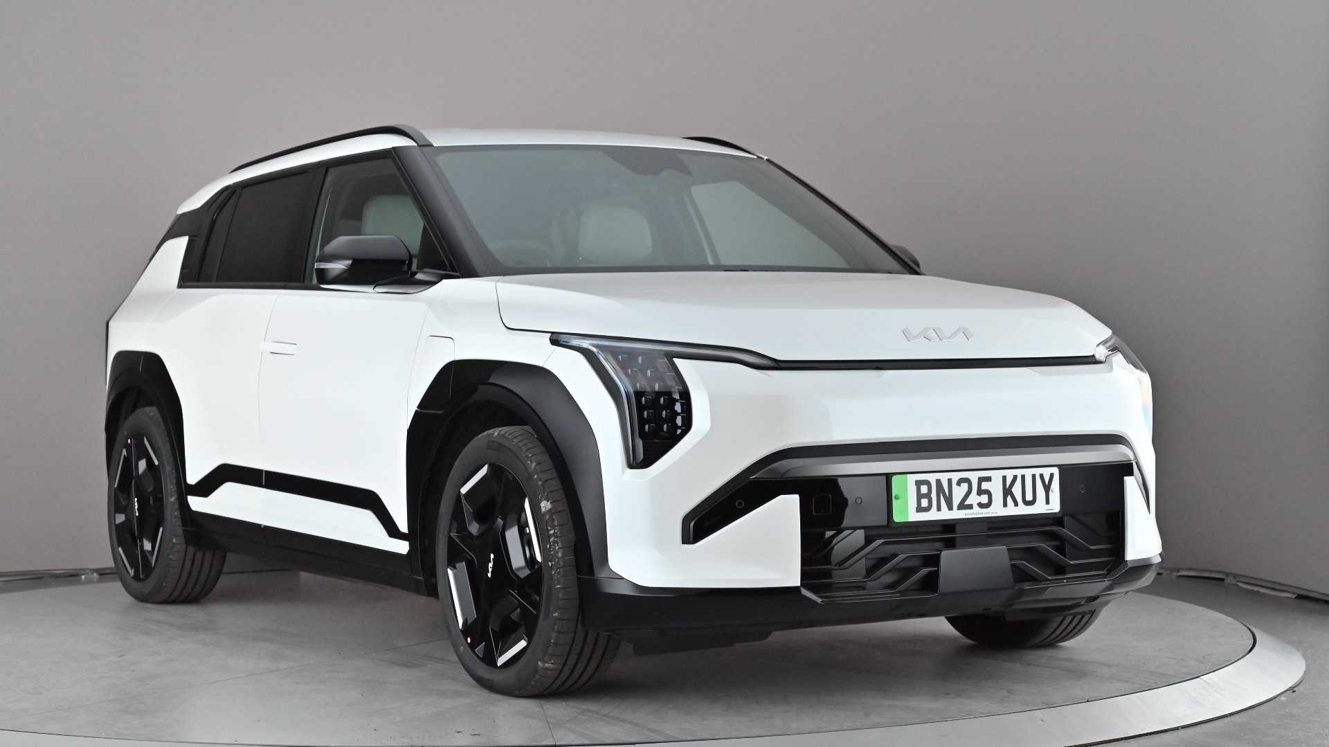 Main listing image - Kia EV3