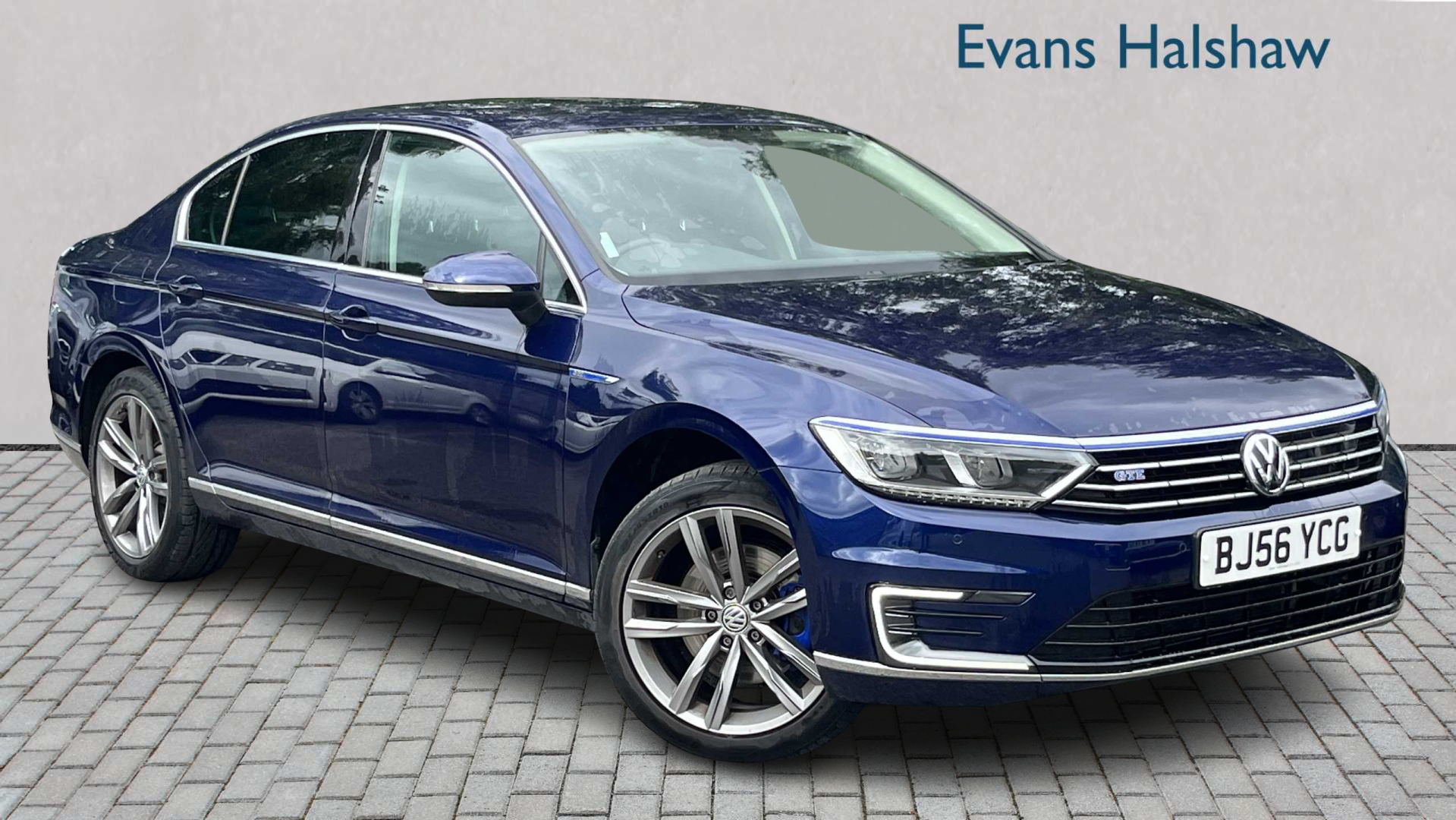 Main listing image - Volkswagen Passat GTE
