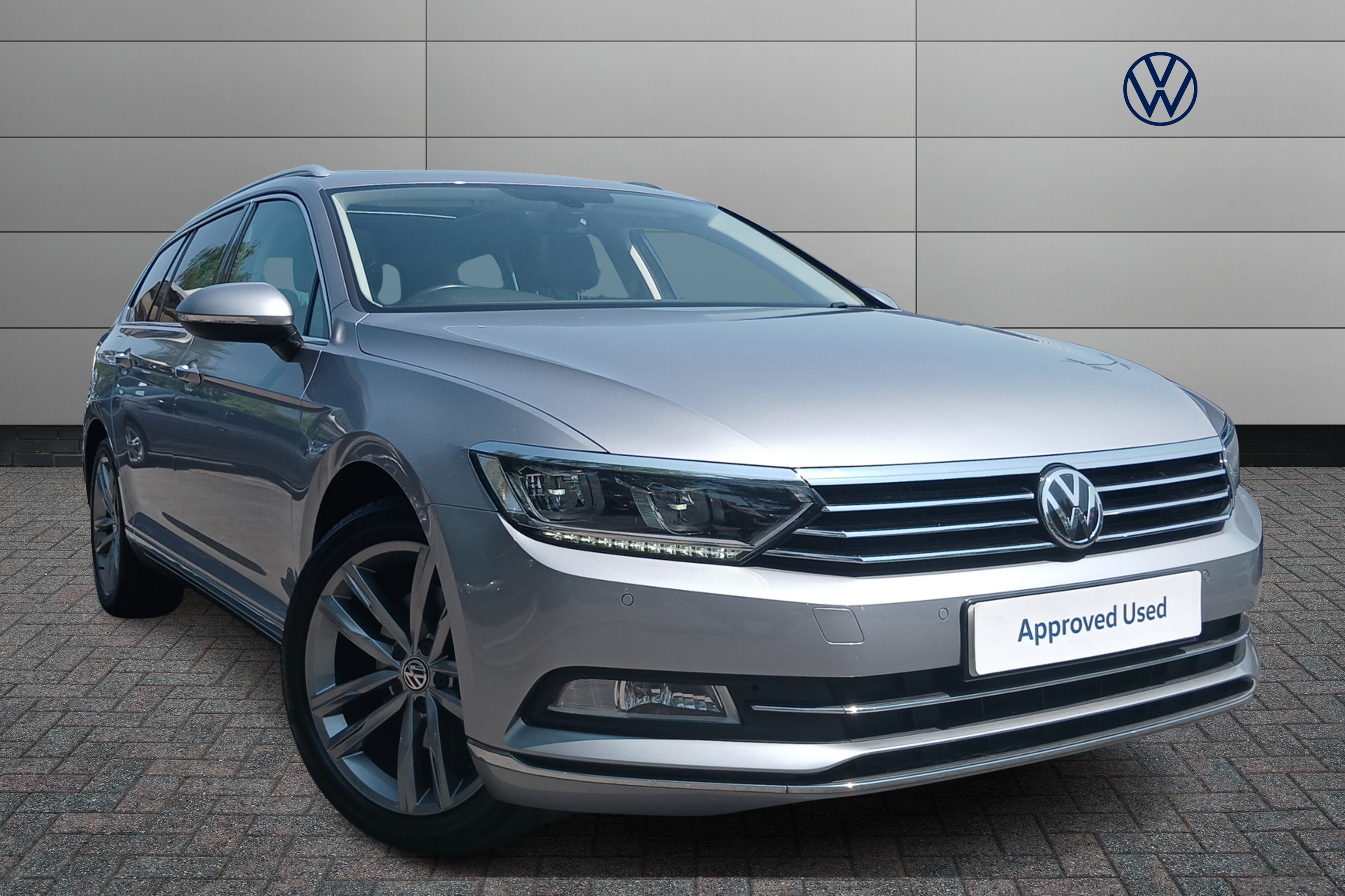 Main listing image - Volkswagen Passat Estate