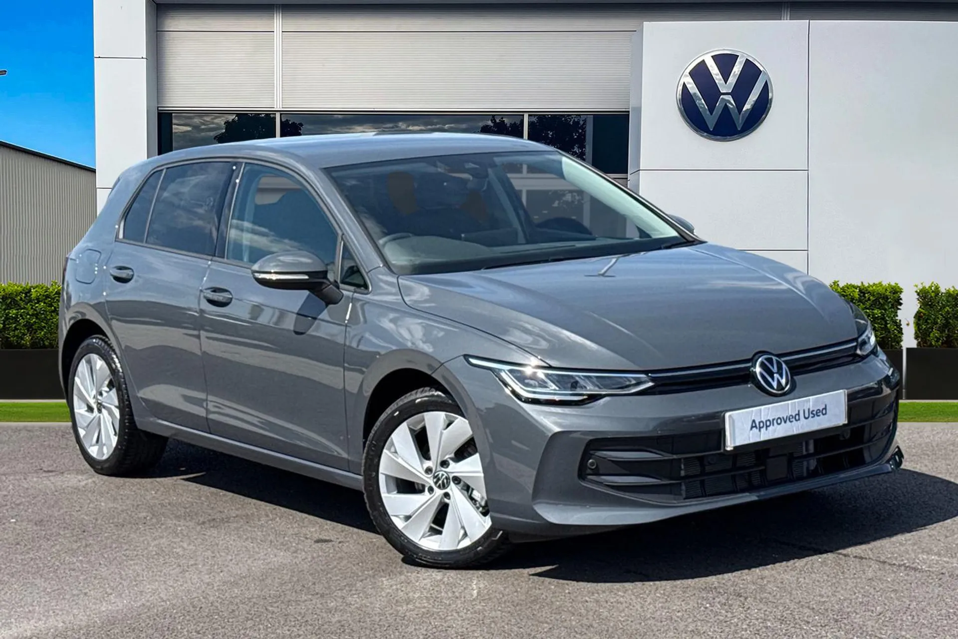 Main listing image - Volkswagen Golf