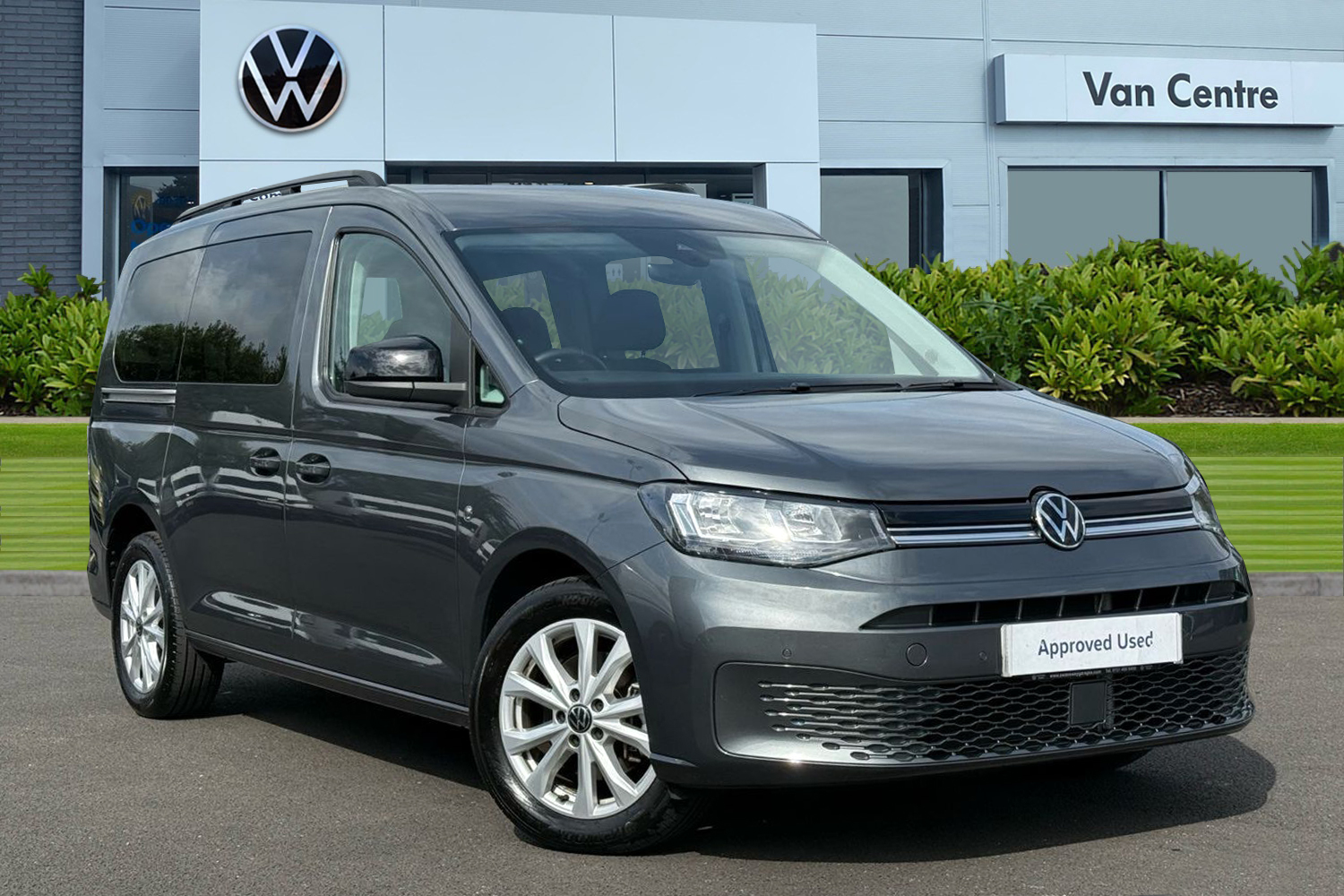 Main listing image - Volkswagen Caddy Maxi Life