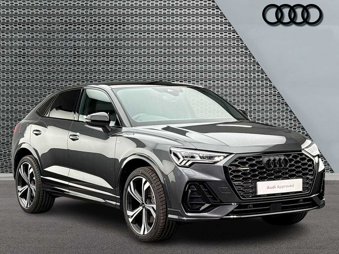 Main listing image - Audi Q3