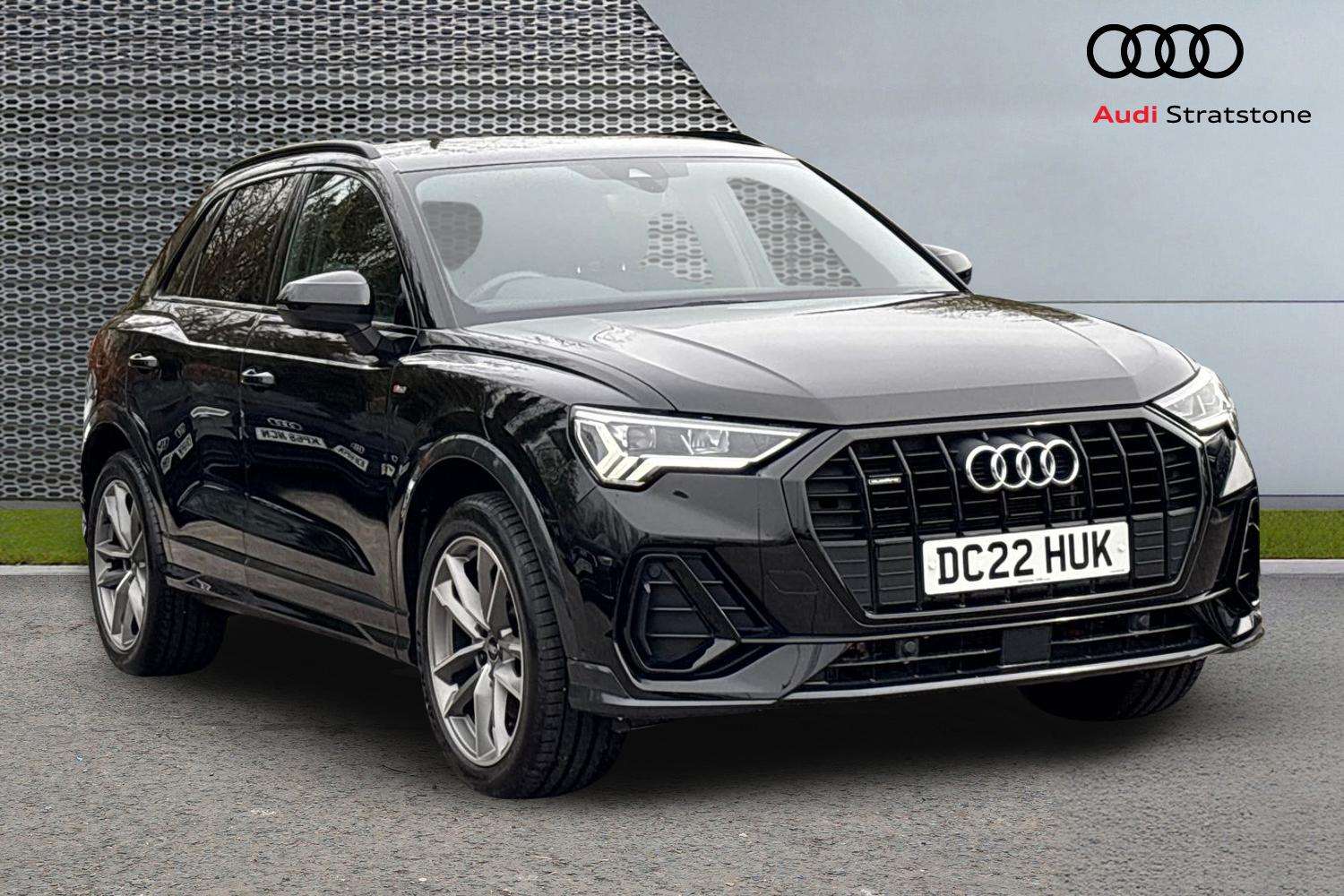 Main listing image - Audi Q3