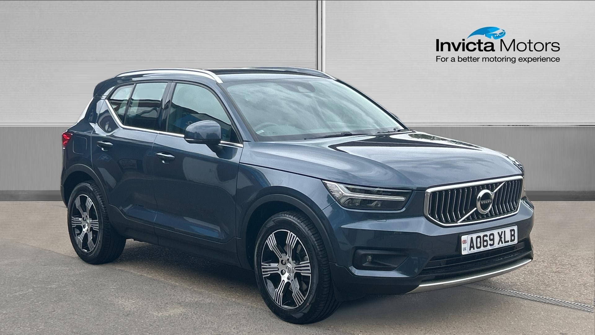 Main listing image - Volvo XC40