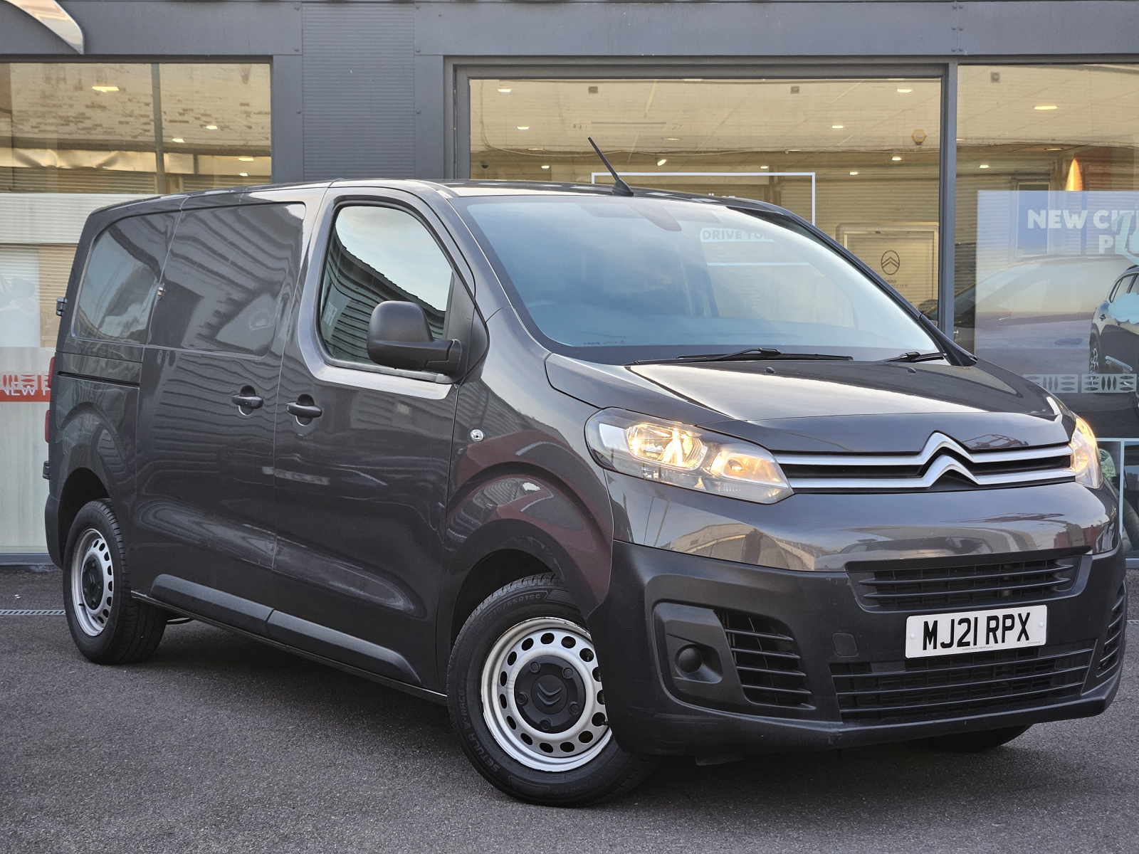 Main listing image - Citroen Dispatch