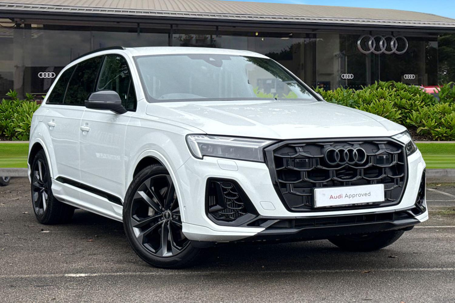 Main listing image - Audi Q7