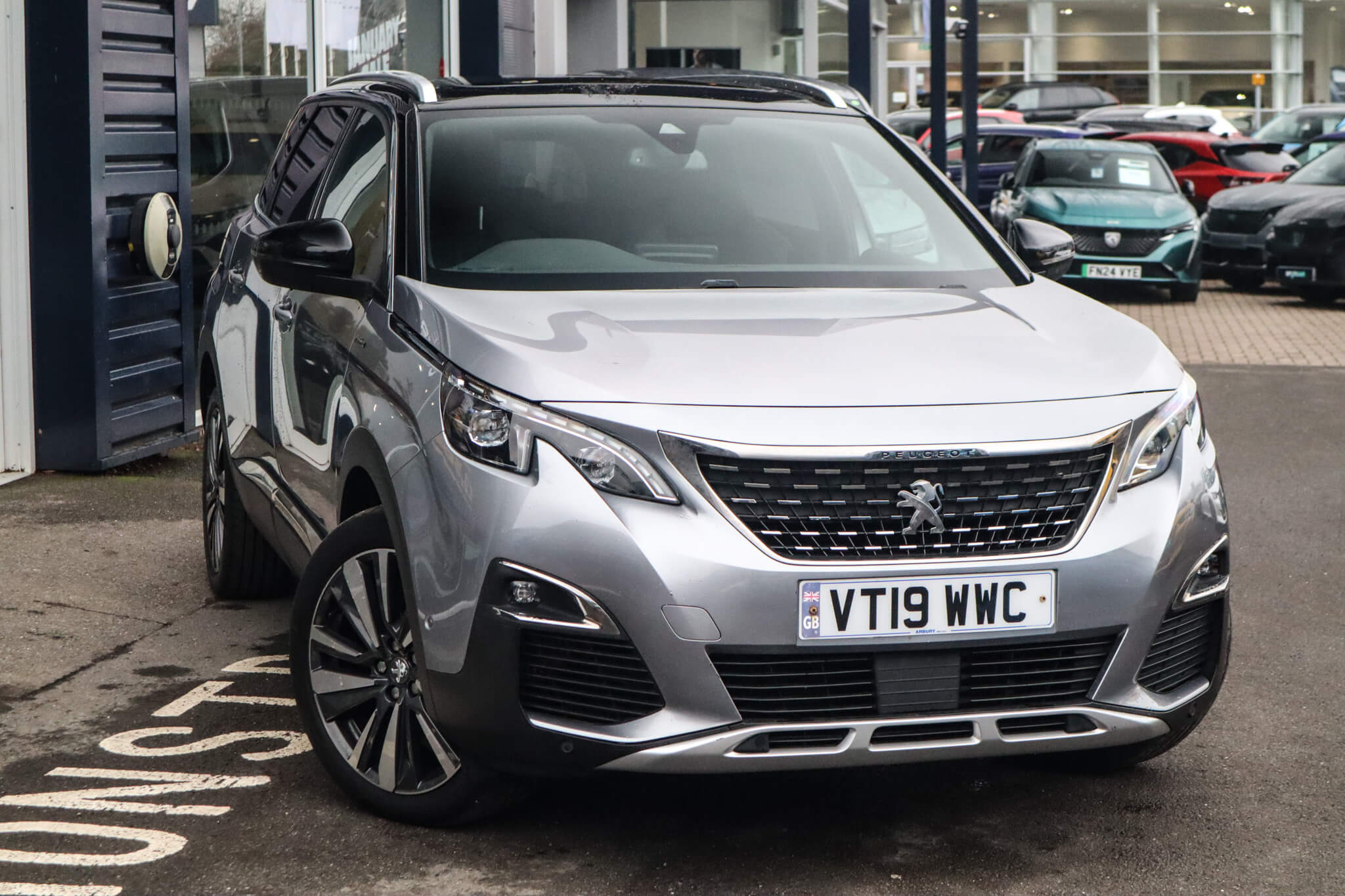 Main listing image - Peugeot 5008