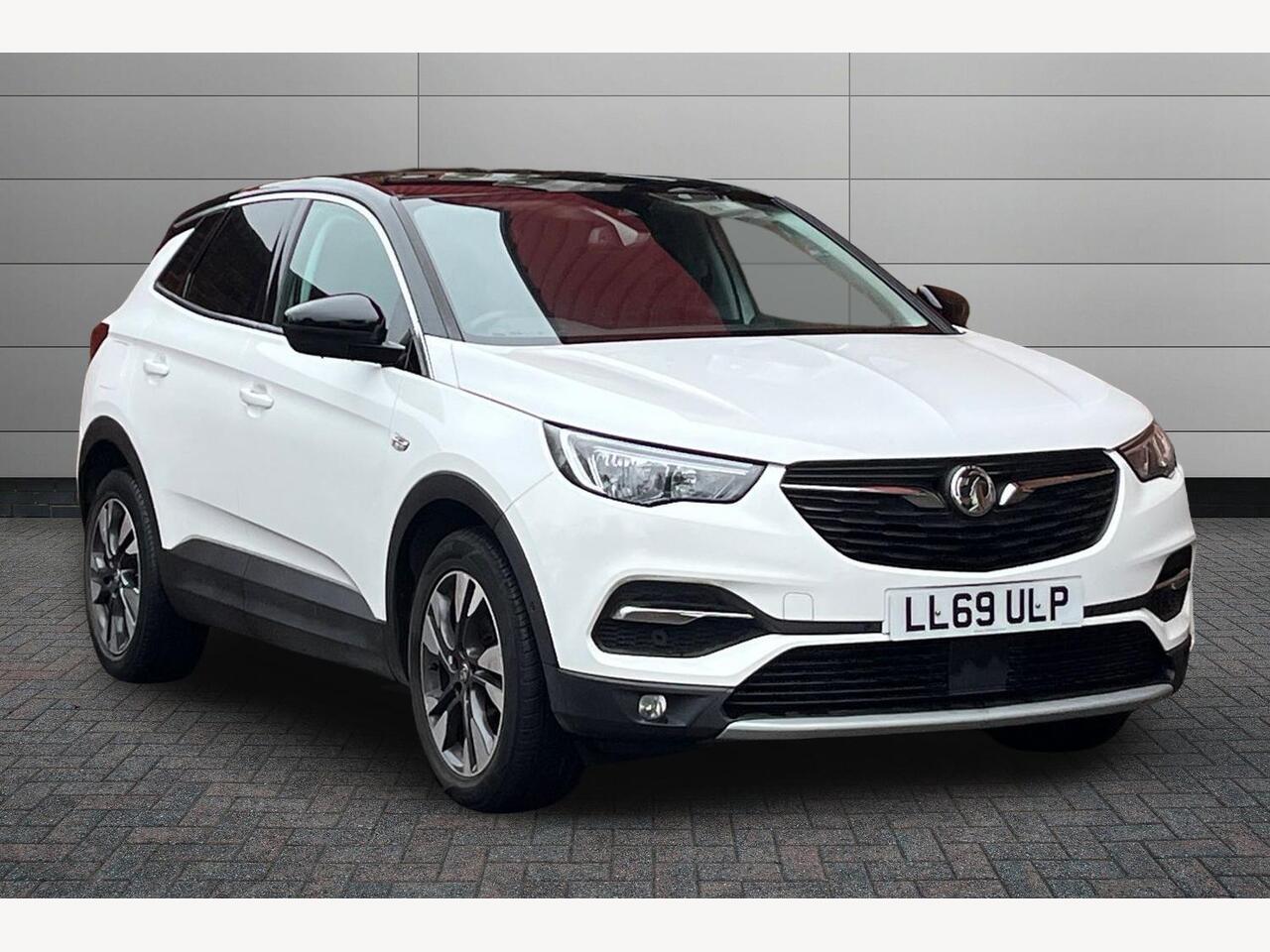 Main listing image - Vauxhall Grandland X