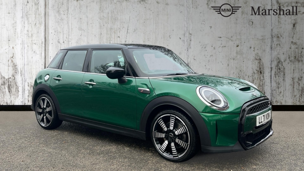 Main listing image - MINI Hatchback 5dr