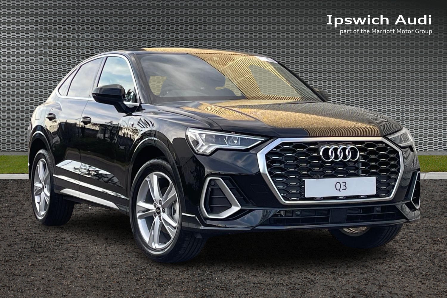 Main listing image - Audi Q3