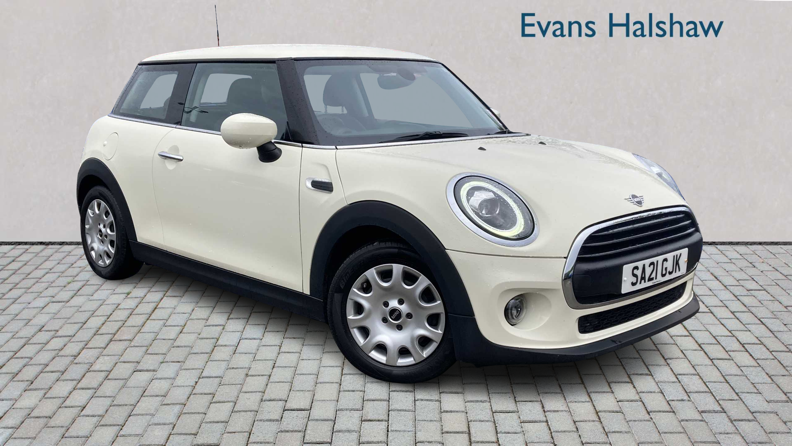 Main listing image - MINI Hatchback