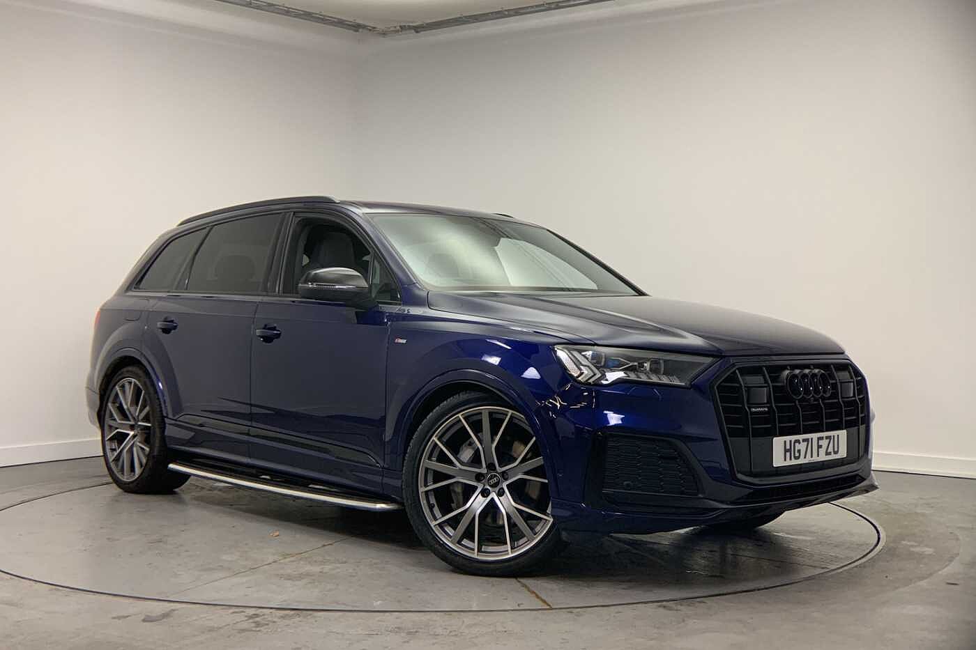 Main listing image - Audi Q7