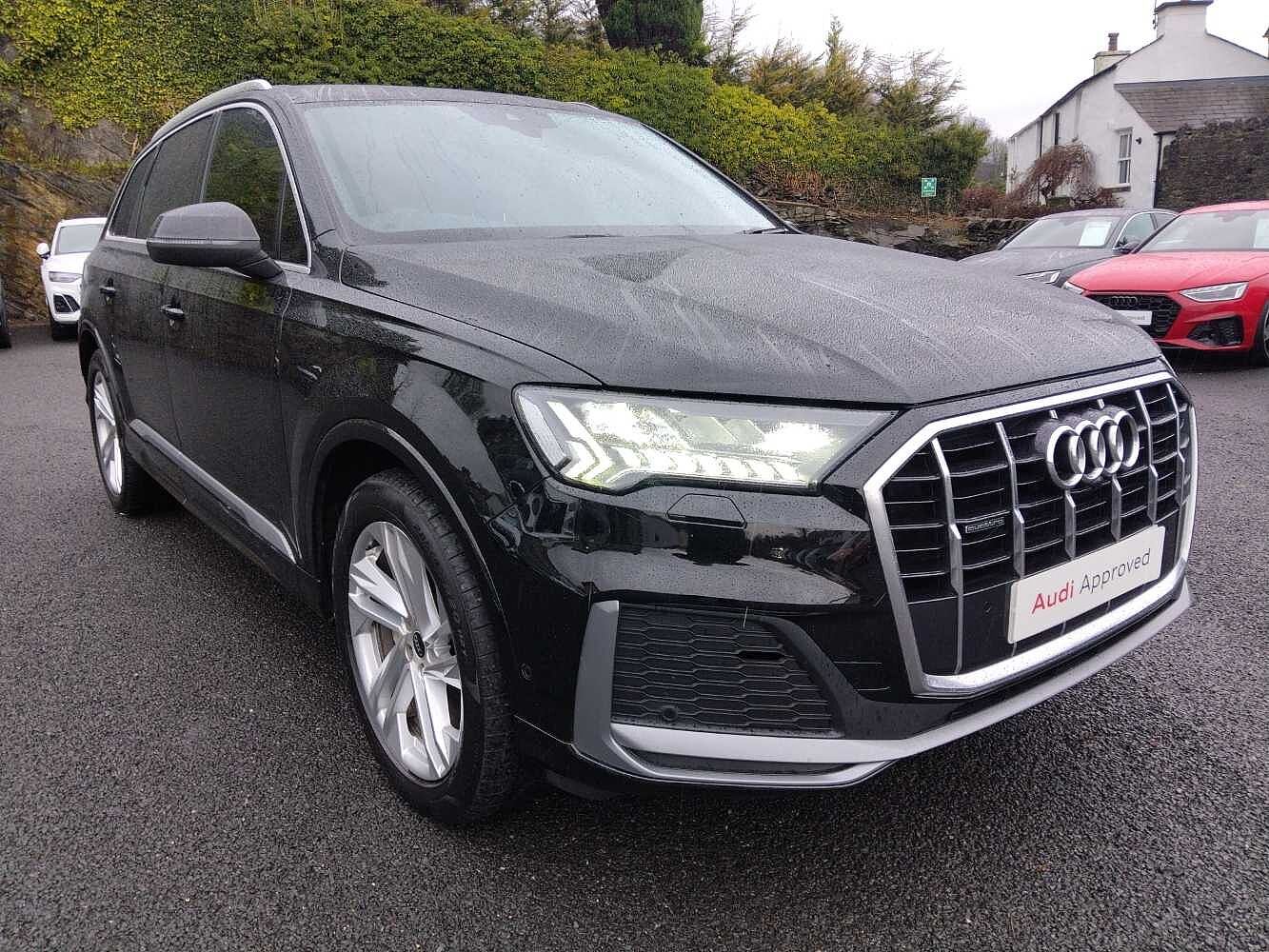 Main listing image - Audi Q7