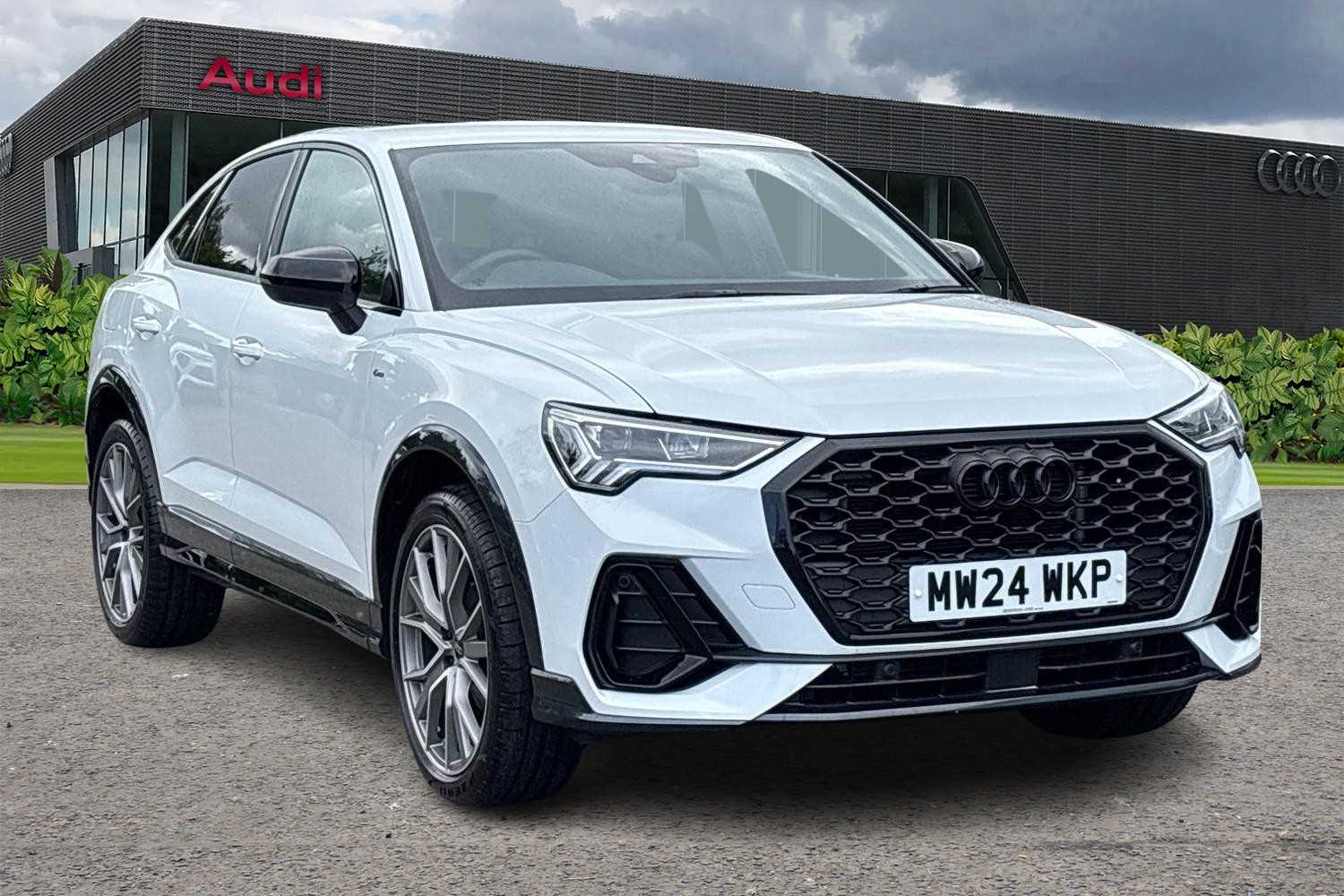 Main listing image - Audi Q3