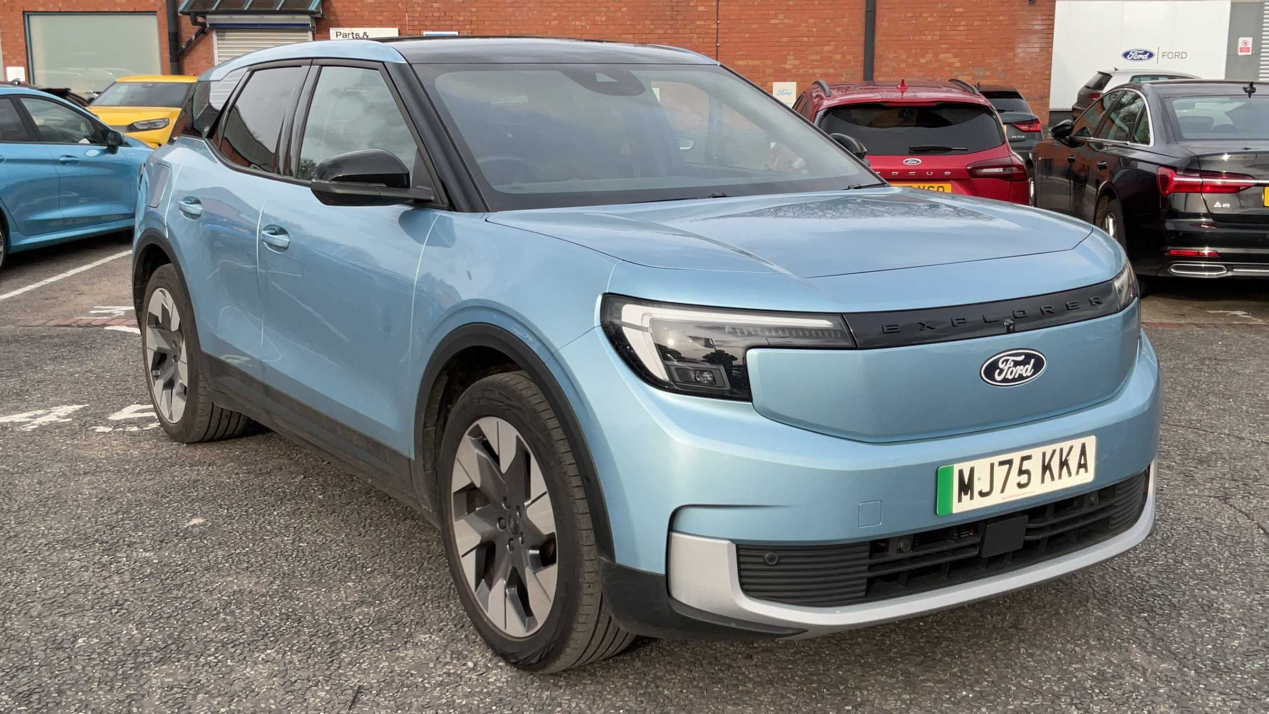 Main listing image - Ford Explorer