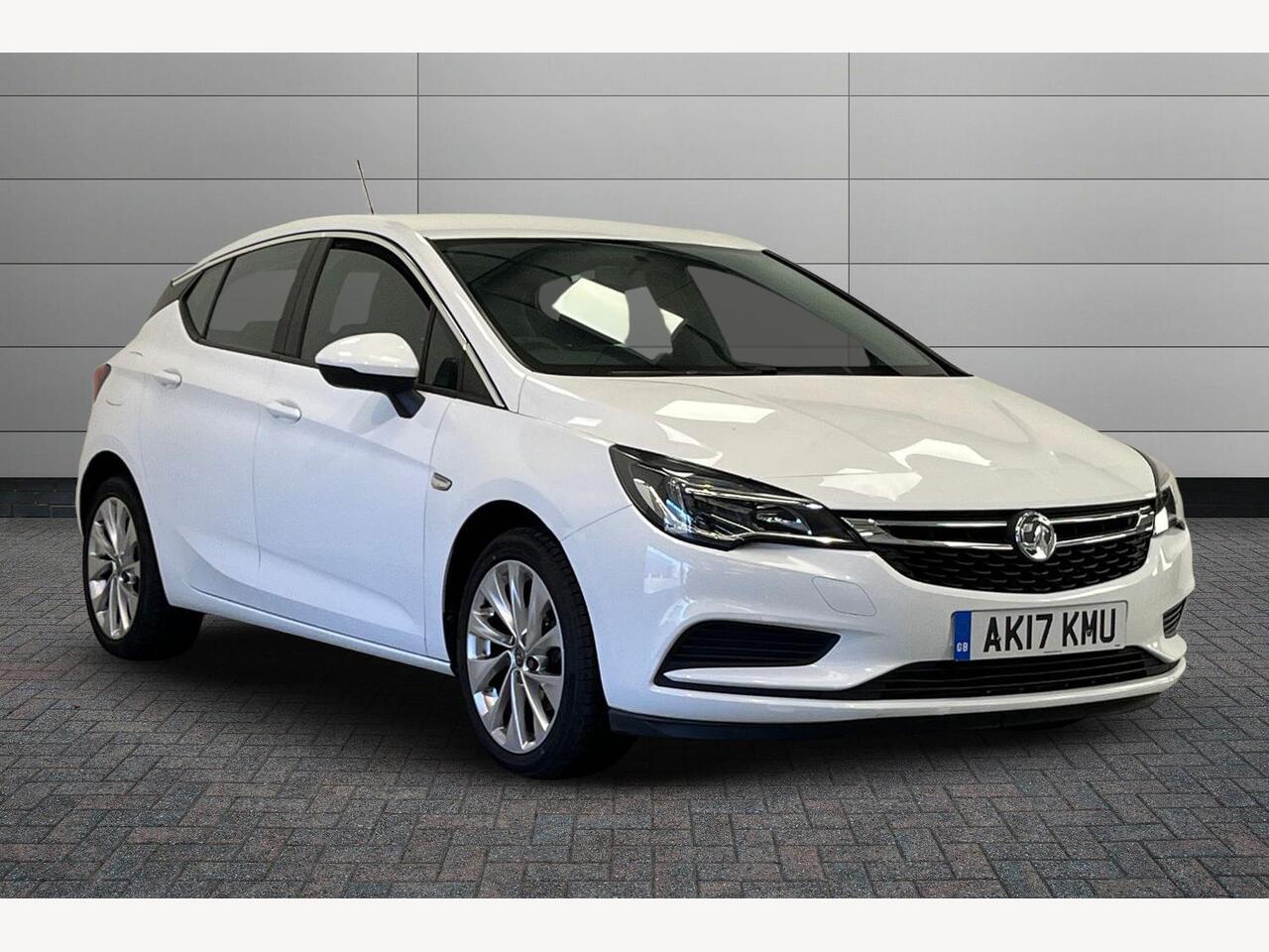 Main listing image - Vauxhall Astra