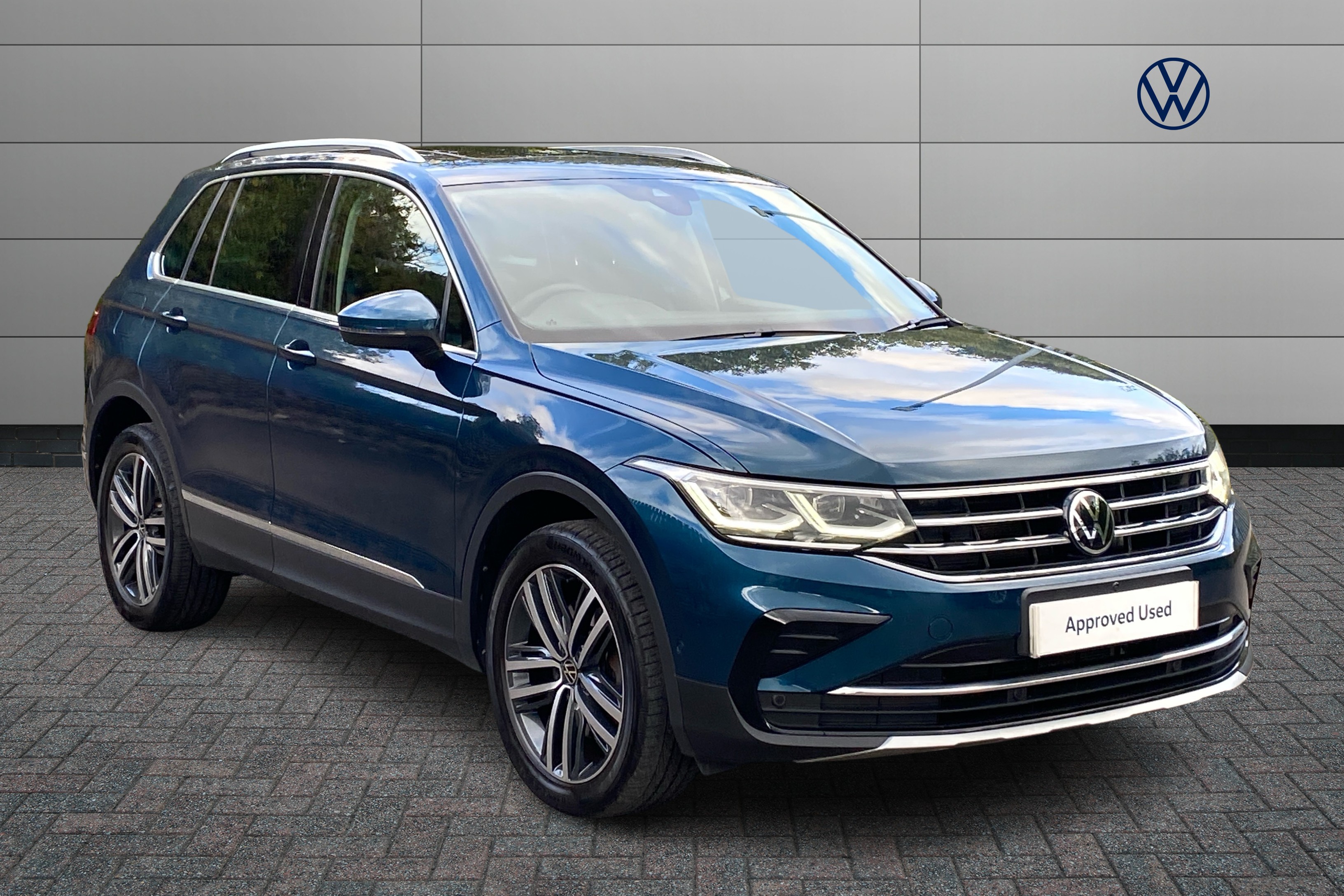 Main listing image - Volkswagen Tiguan