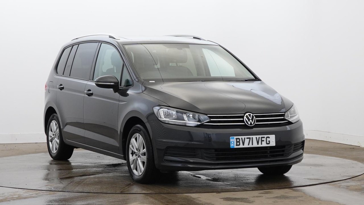 Main listing image - Volkswagen Touran