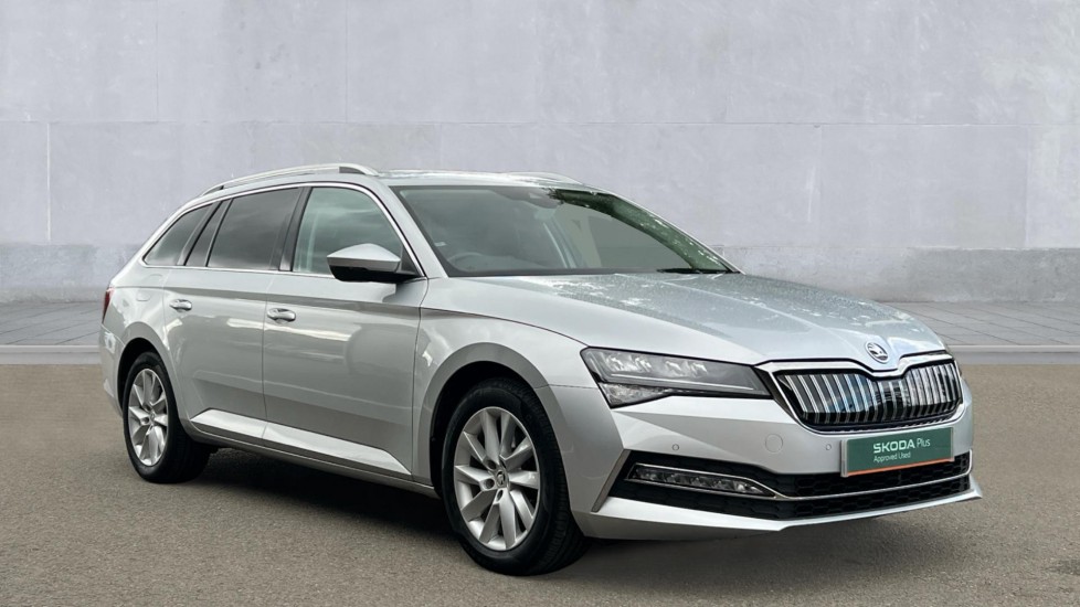 Main listing image - Skoda Superb Estate