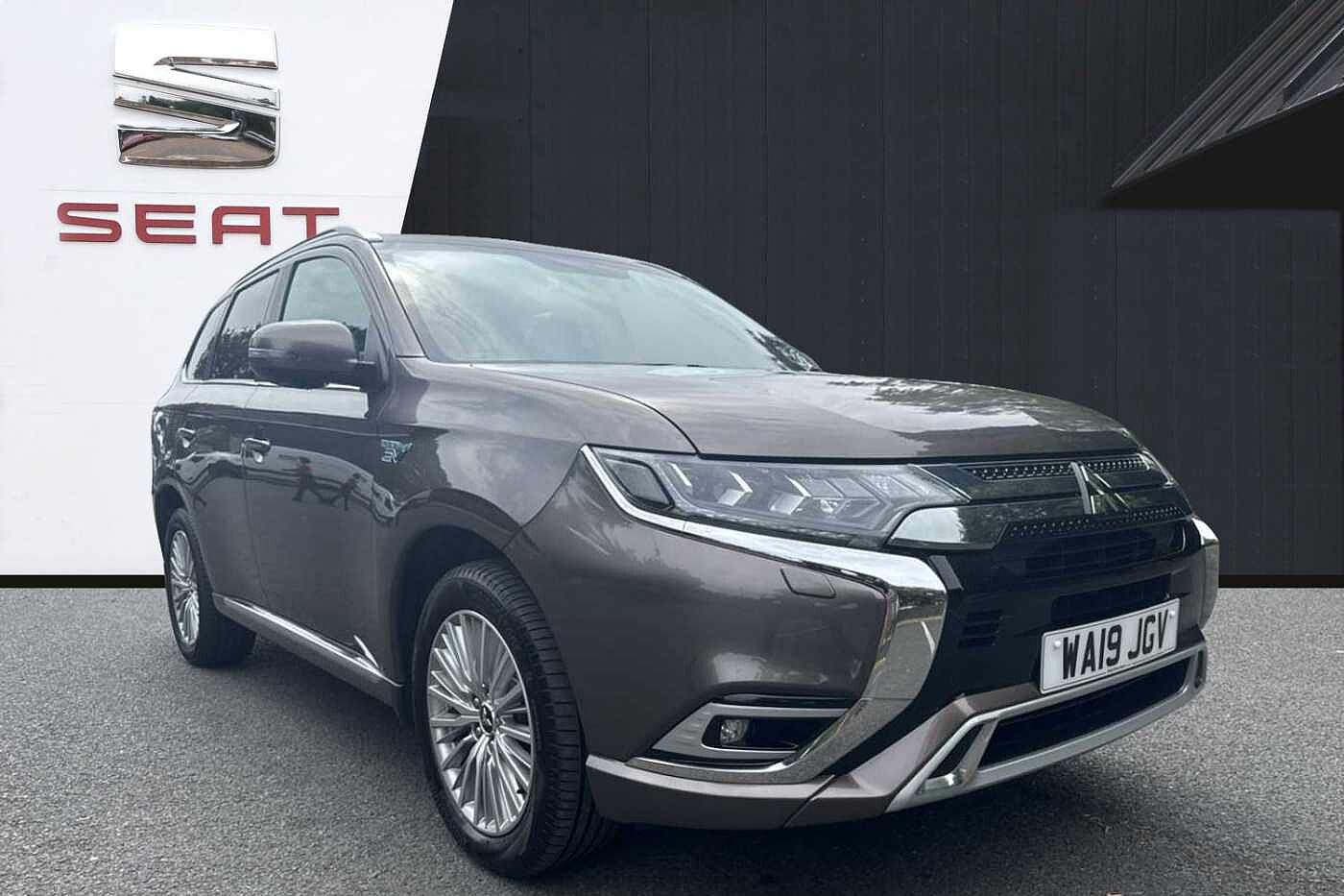 Main listing image - Mitsubishi Outlander