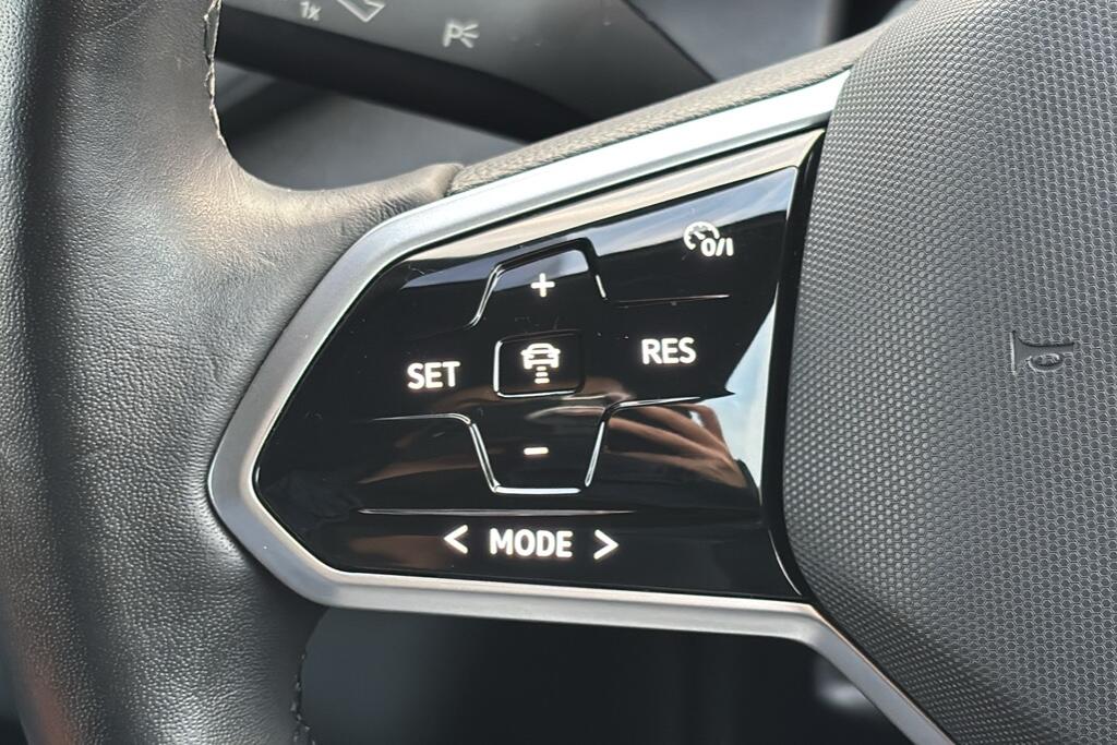 Main listing image - Volkswagen ID.4