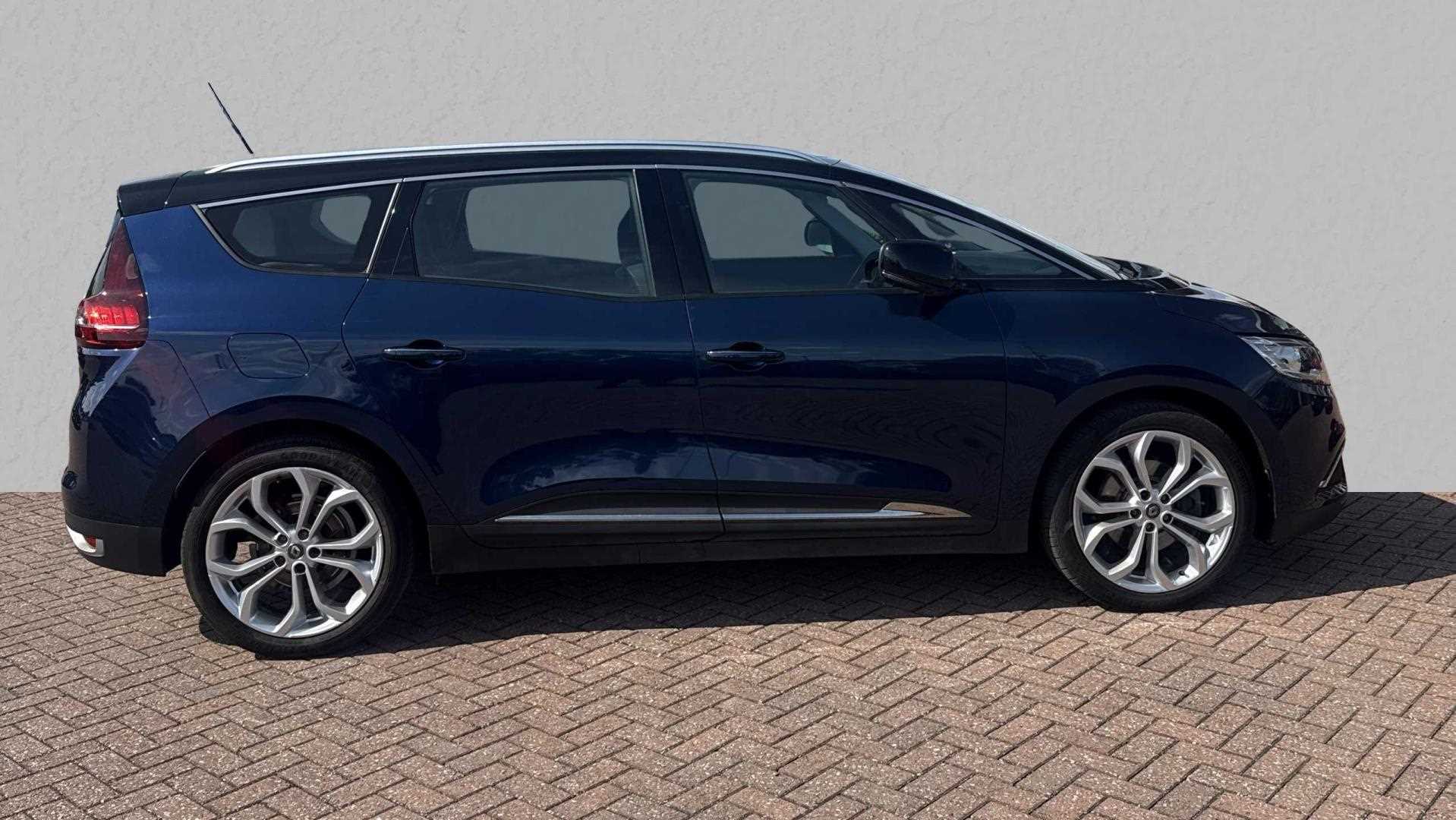 Main listing image - Renault Grand Scenic