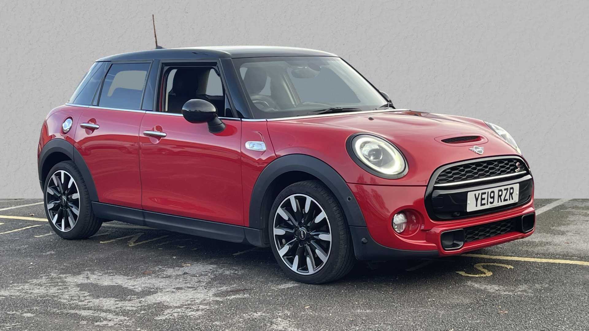 Main listing image - MINI Hatchback 5dr