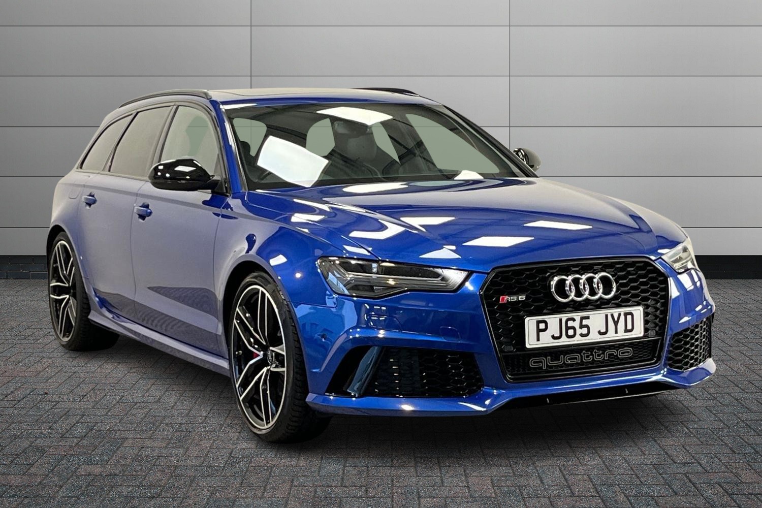 Main listing image - Audi RS6