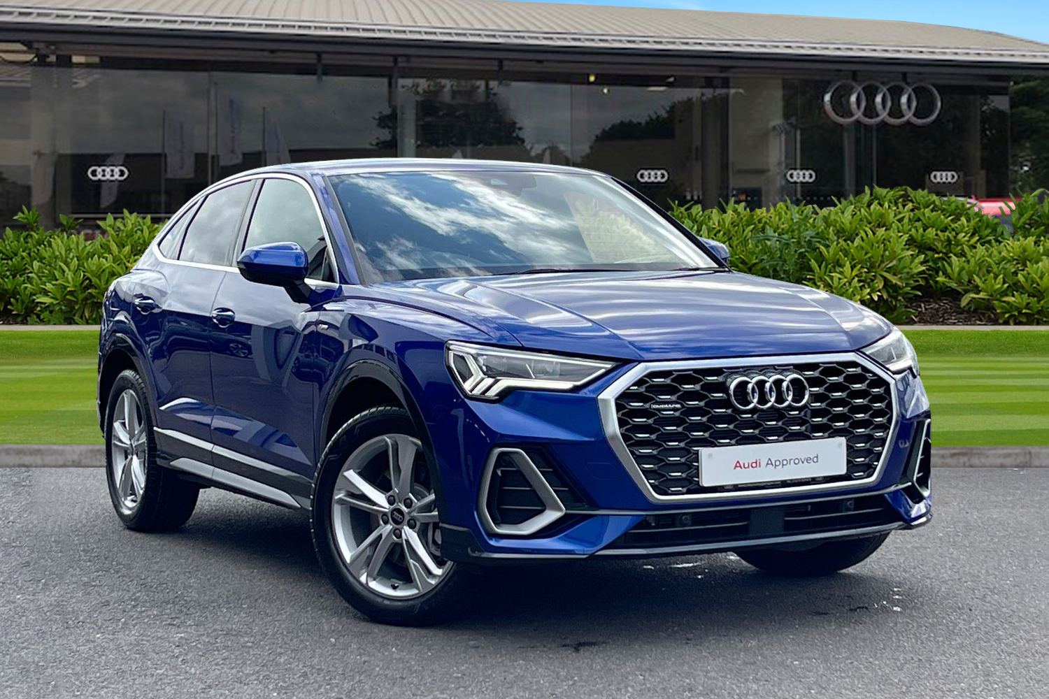 Main listing image - Audi Q3