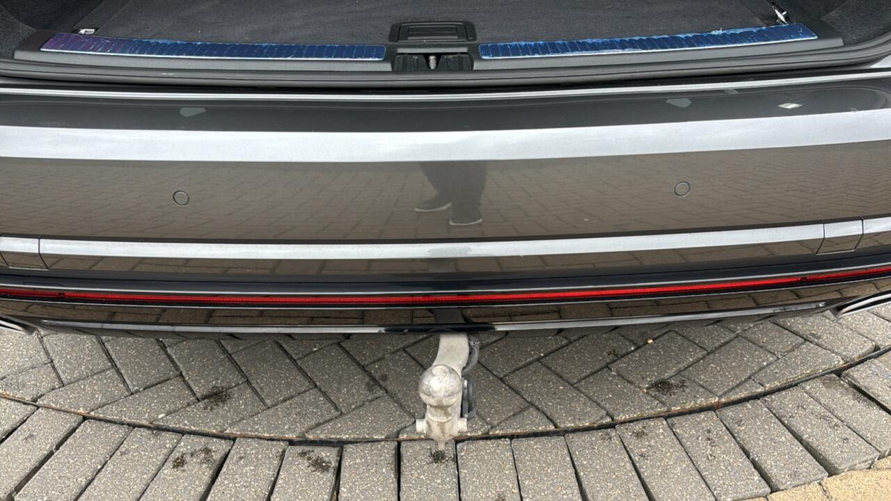 Main listing image - Volkswagen Touareg
