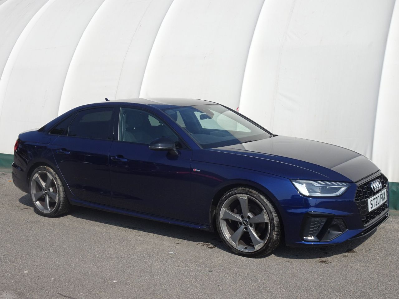 Main listing image - Audi A4