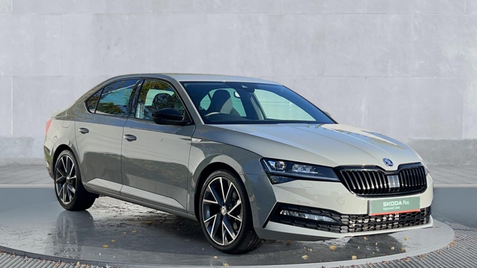 Main listing image - Skoda Superb