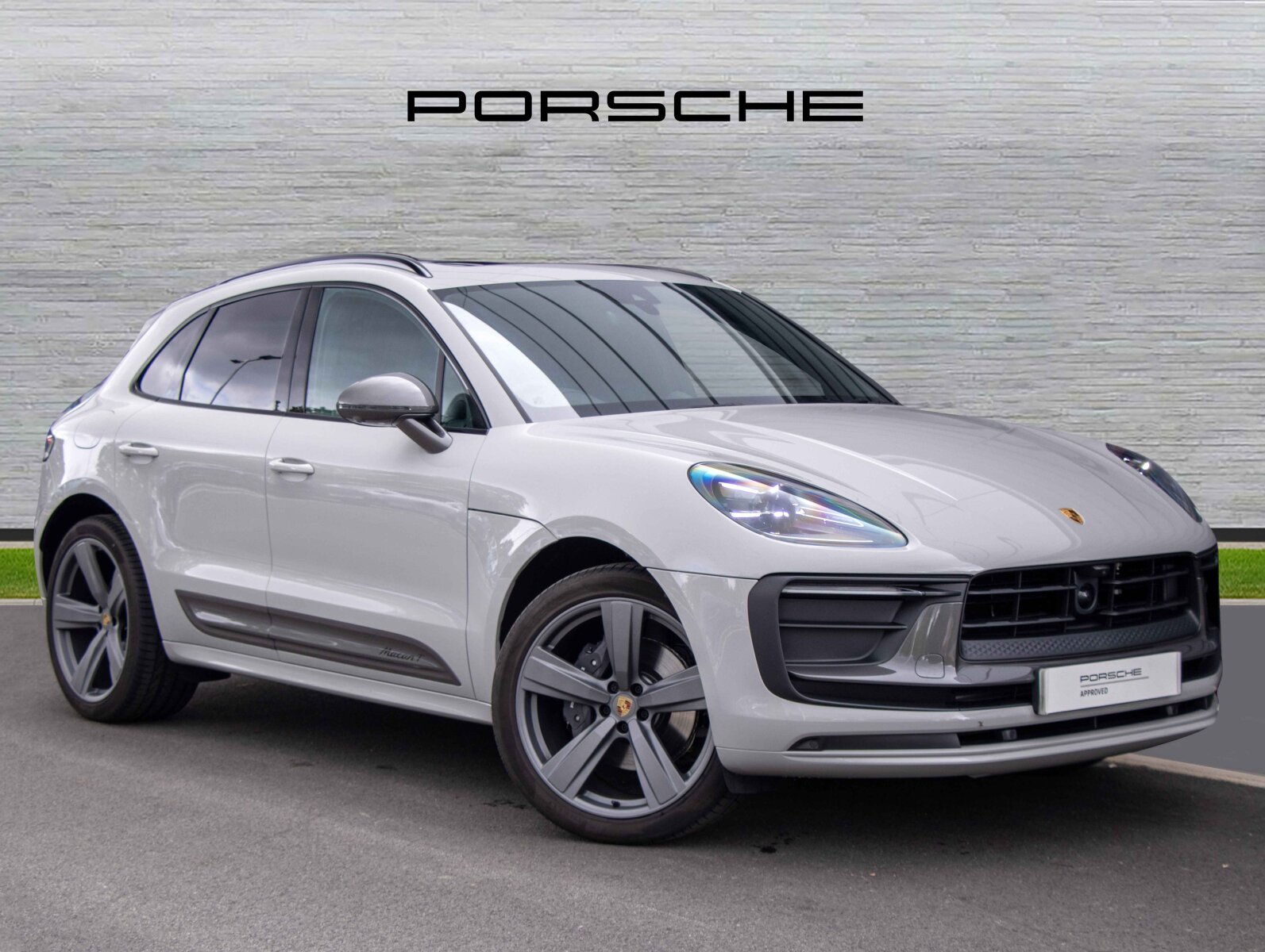 Main listing image - Porsche Macan