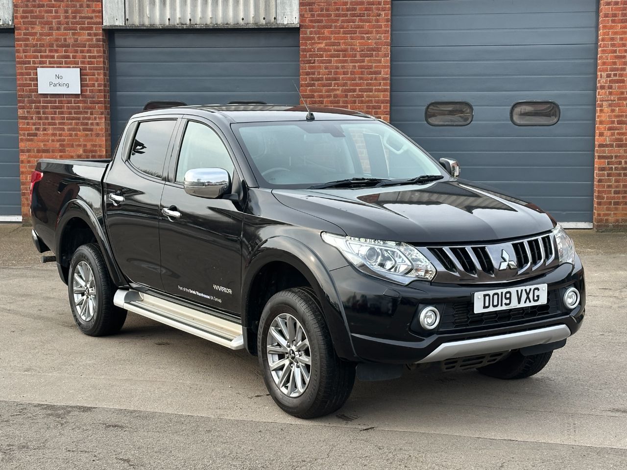 Main listing image - Mitsubishi L200