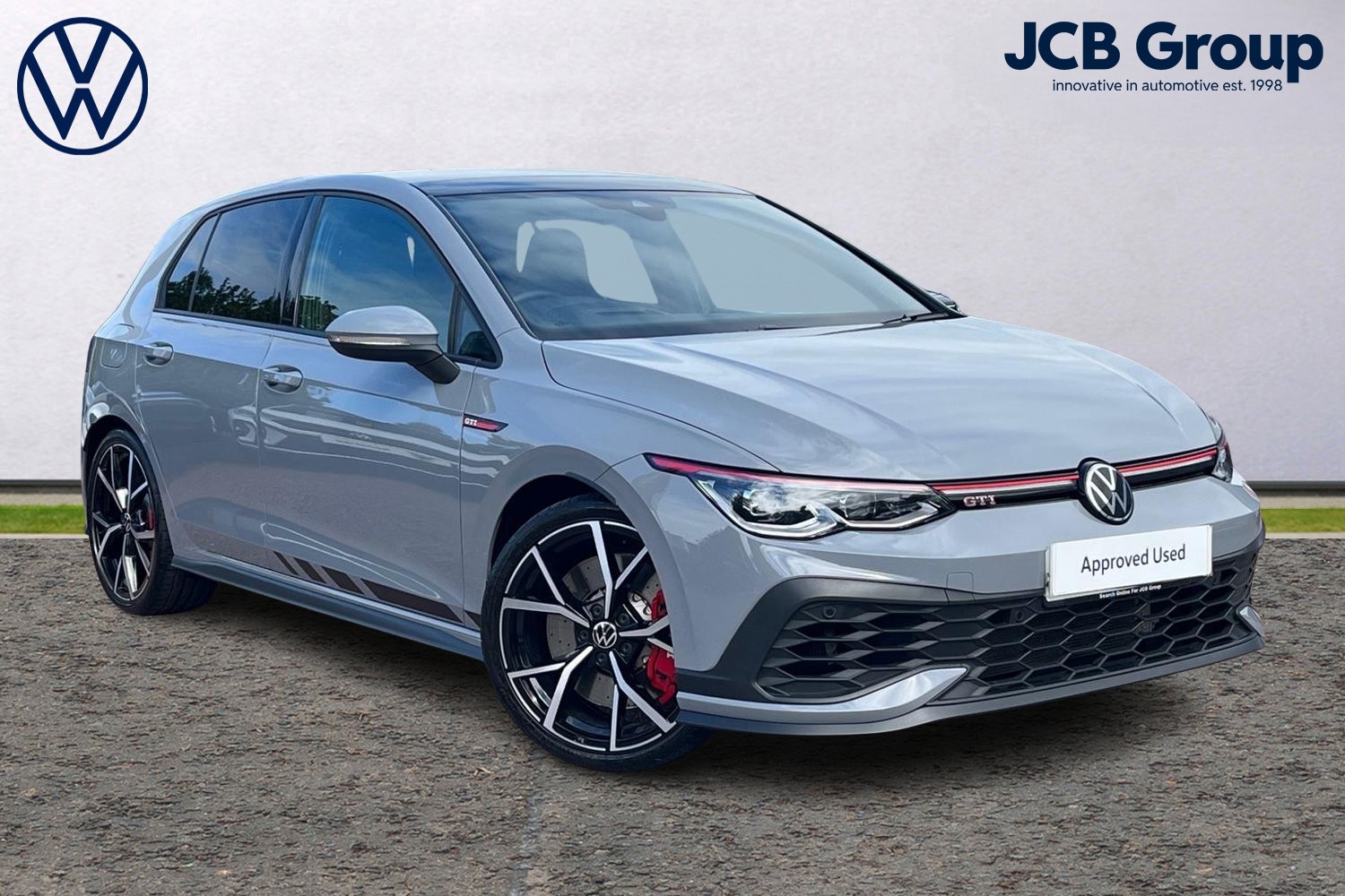 Main listing image - Volkswagen Golf