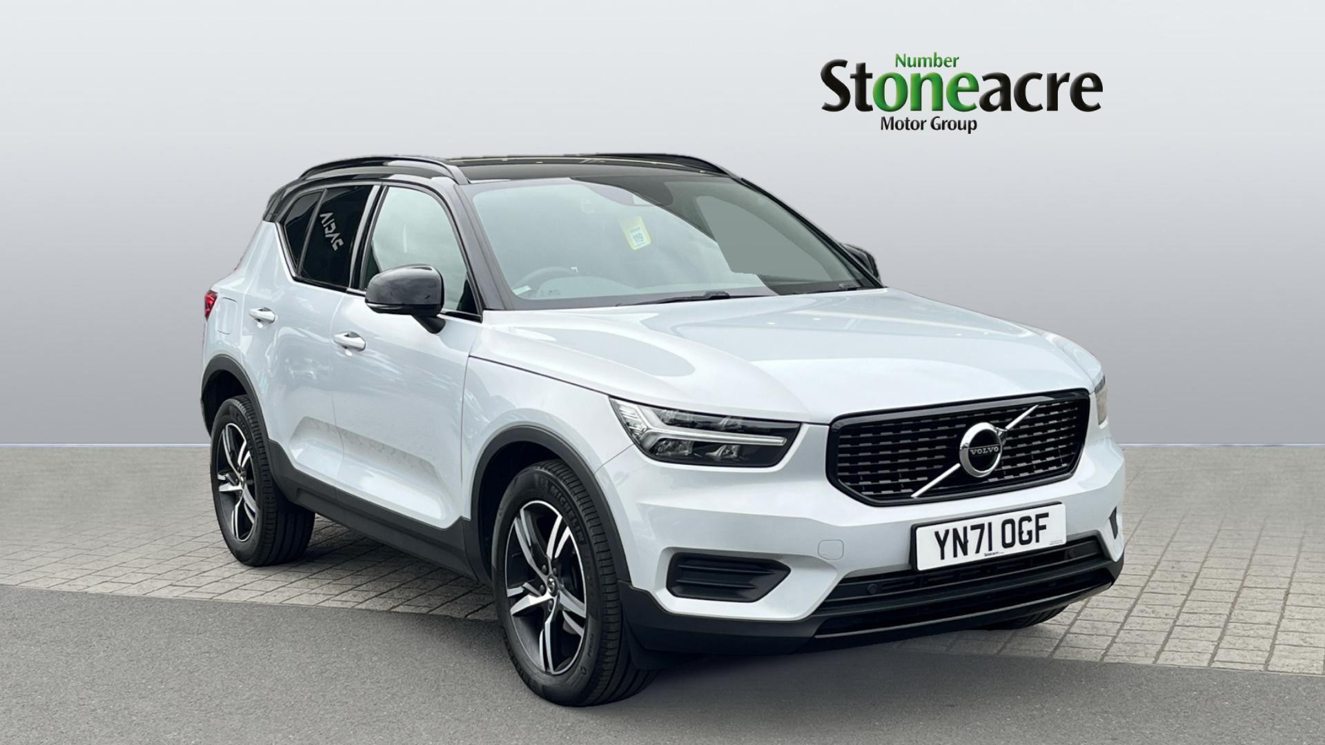 Main listing image - Volvo XC40