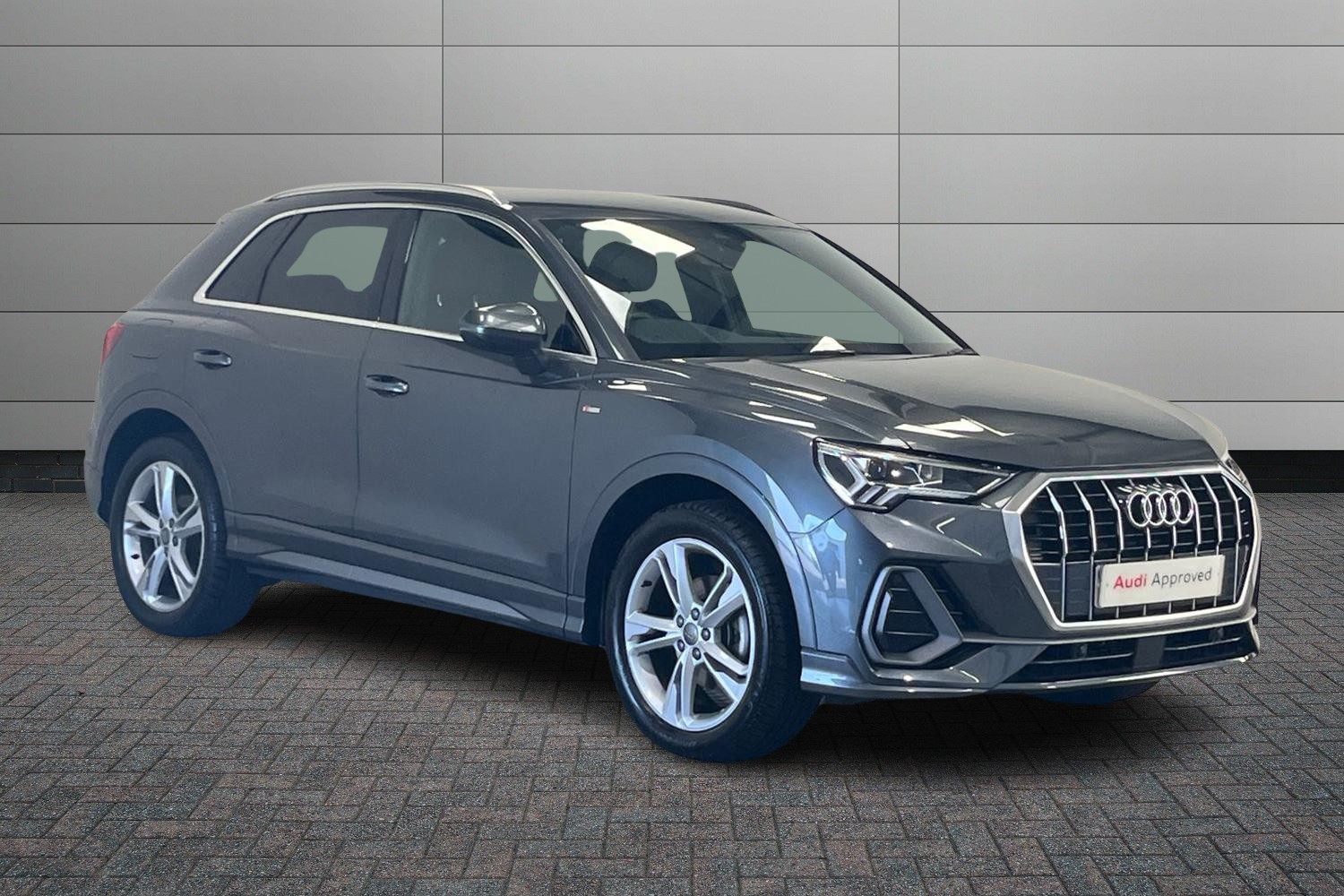 Main listing image - Audi Q3