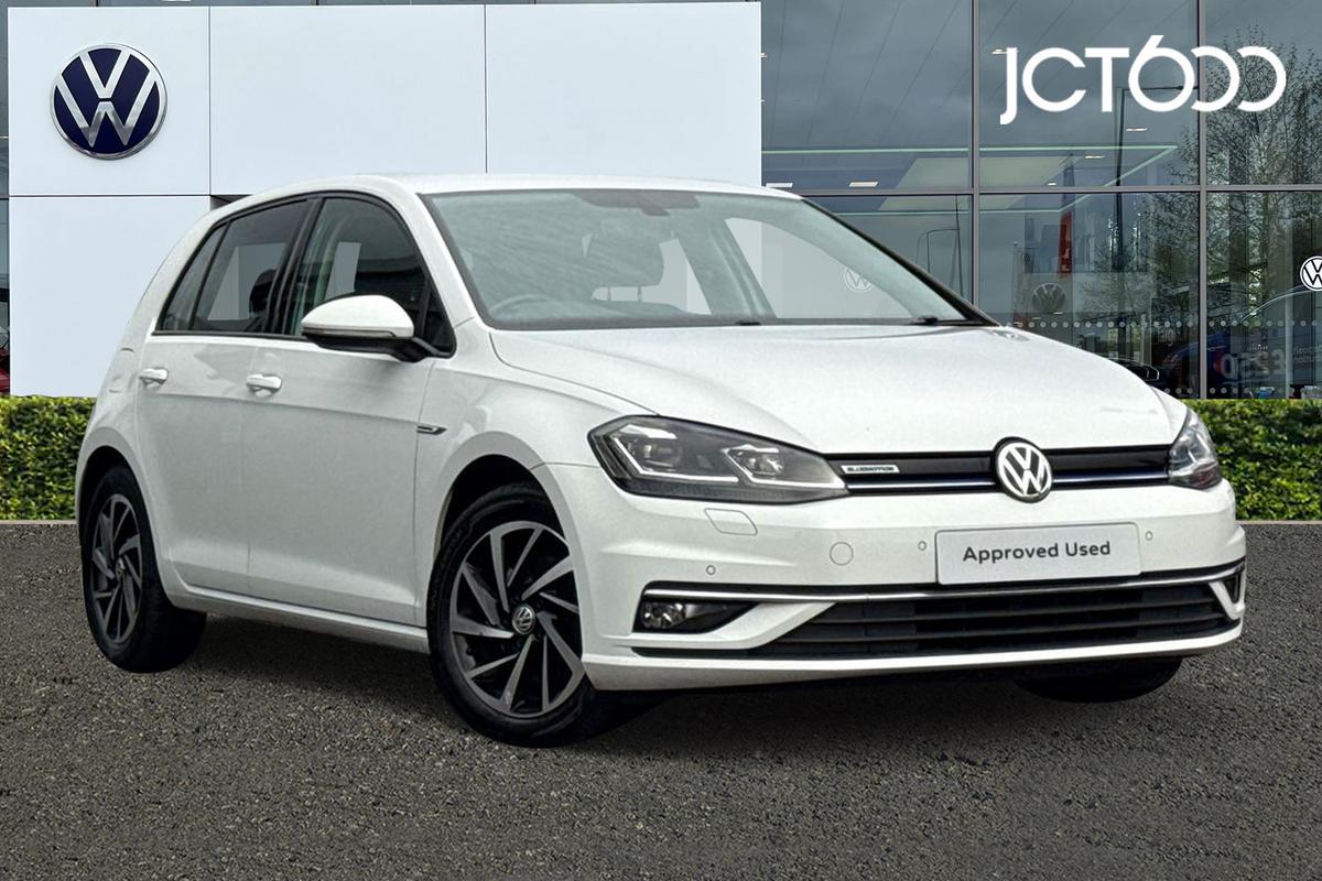 Main listing image - Volkswagen Golf
