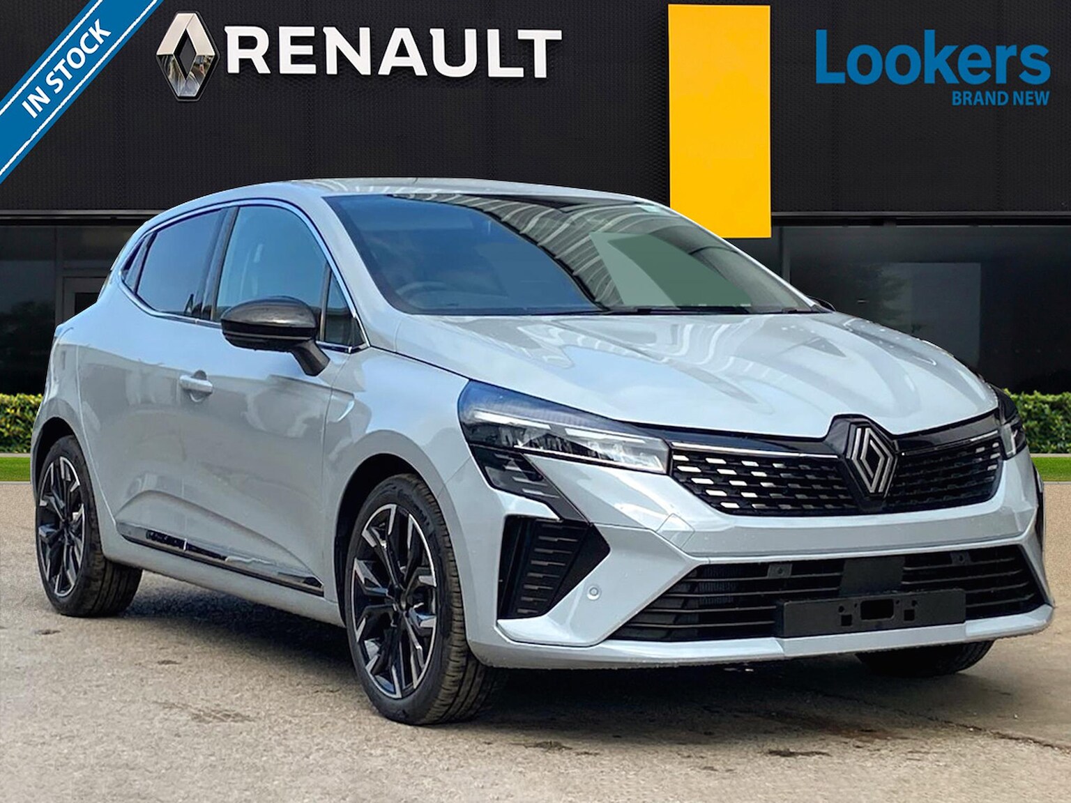 Main listing image - Renault Clio