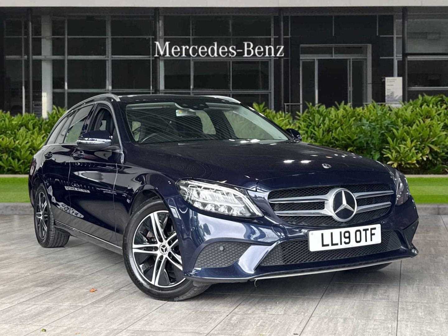 Main listing image - Mercedes-Benz C-Class Estate
