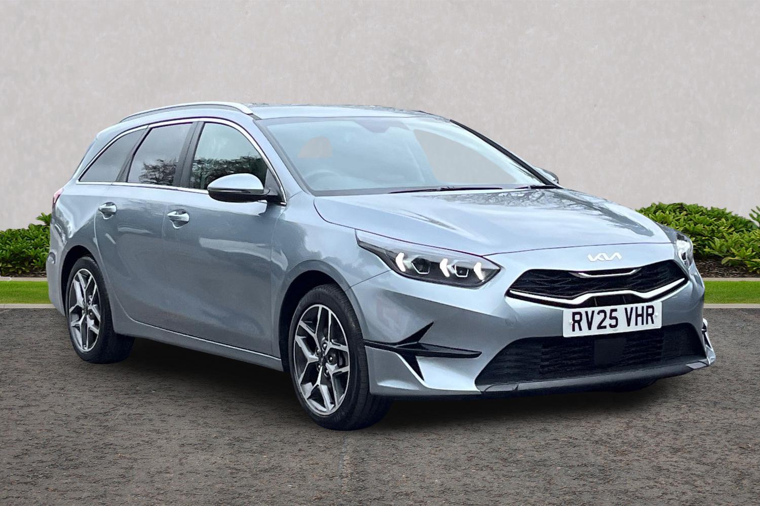 Main listing image - Kia Ceed SW