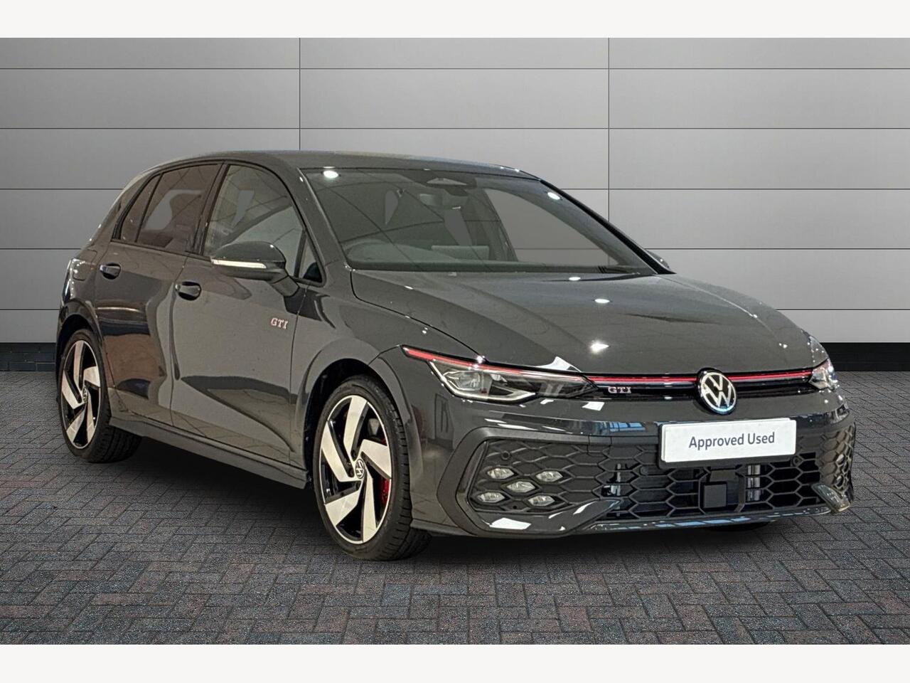 Main listing image - Volkswagen Golf