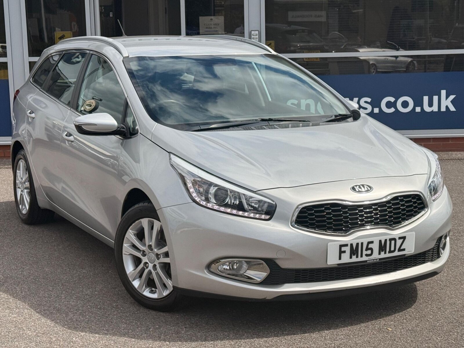 Main listing image - Kia Ceed SW