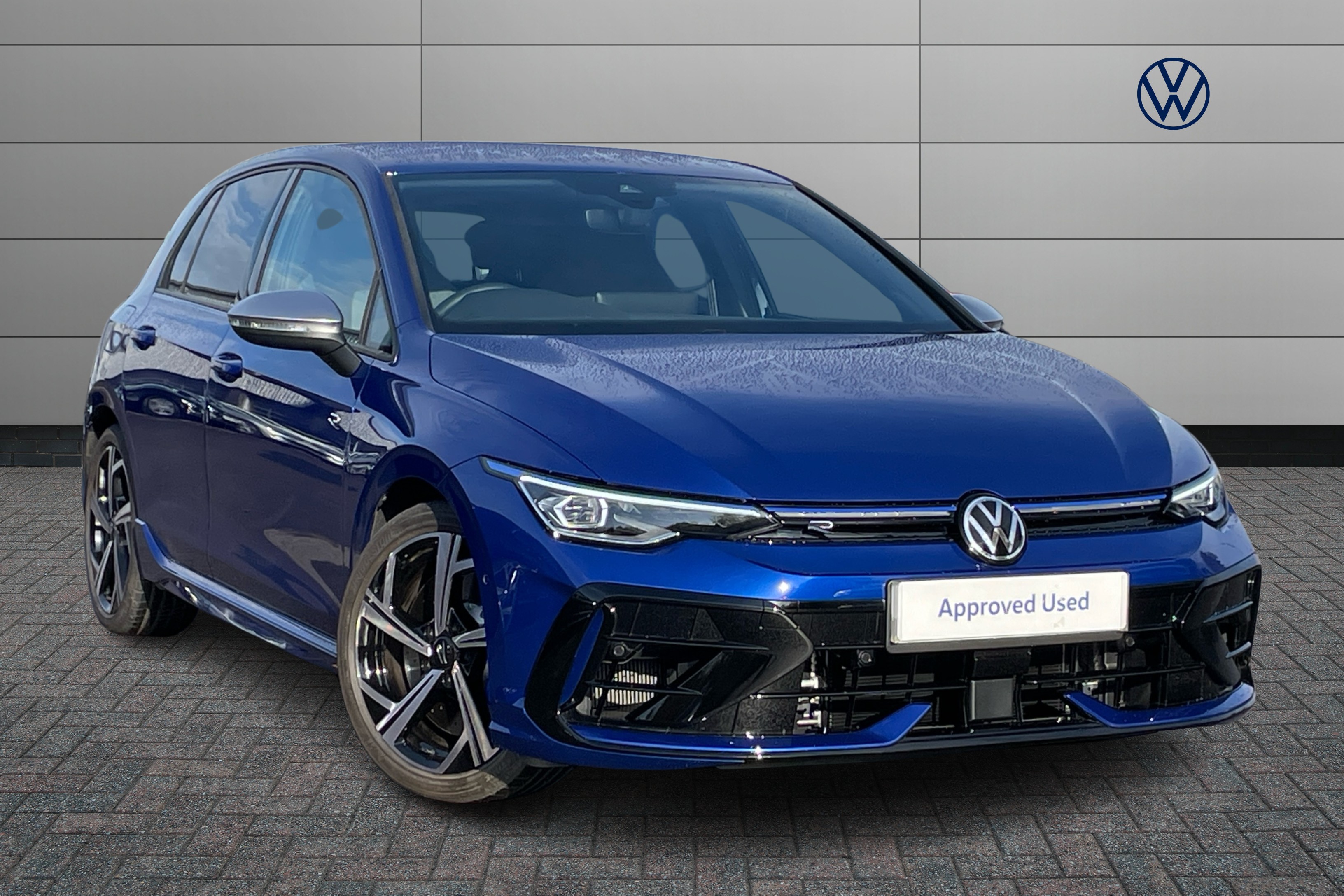 Main listing image - Volkswagen Golf R