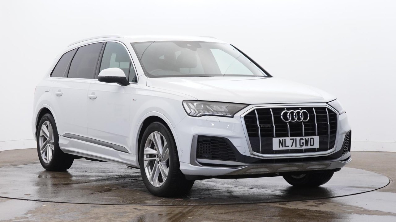 Main listing image - Audi Q7