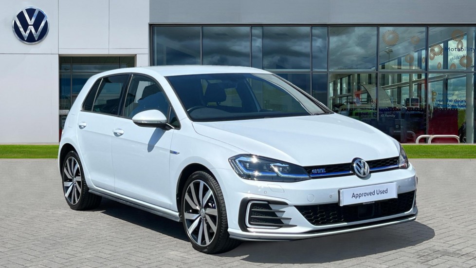 Main listing image - Volkswagen Golf