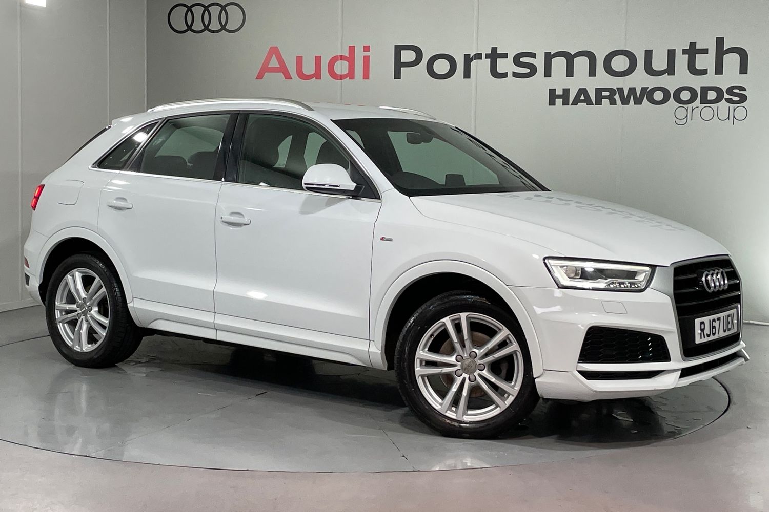 Main listing image - Audi Q3