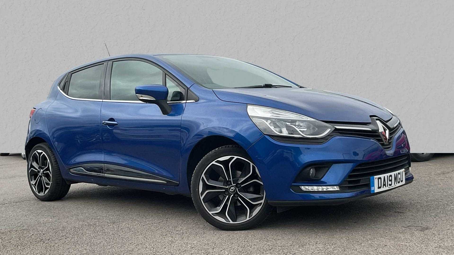 Main listing image - Renault Clio